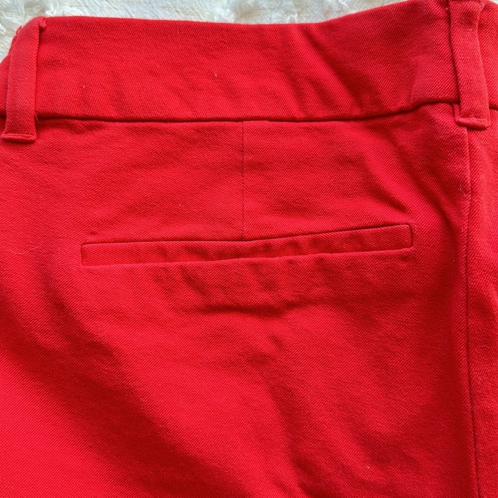 Unique Stretch Capris - Candy Apply Red - Picture 2 of 3